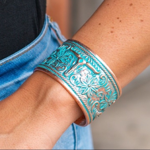 L&B Jewelry - New Bronze Patina "Antique" Cuff with Longhorn